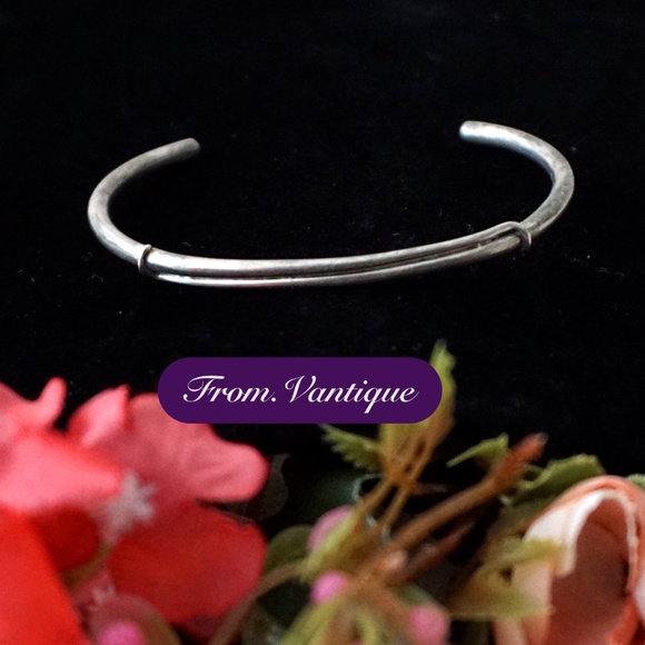 ⚪ VINTAGE Simple Design Silver Bangle / Bracelet 📿 - Picture 1 of 4